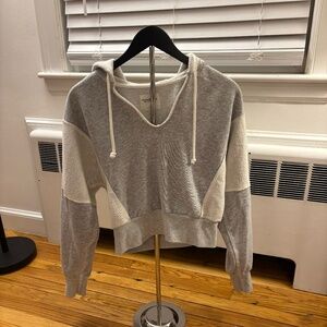 Like New Women's Abercrombie & Fitch Split Neck Hoodie Light Grey Size XS